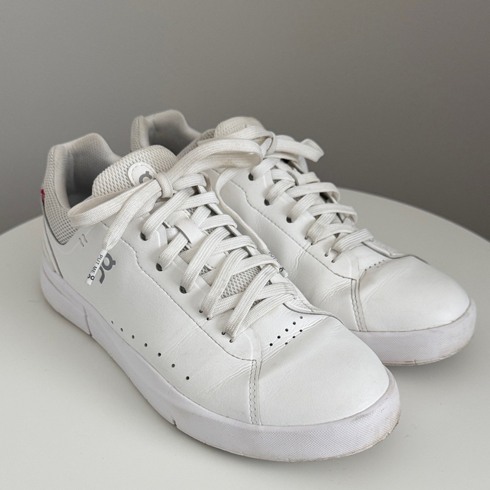 ON CLOUD The Roger Centre Court Tennis Sneaker Sz 8.5